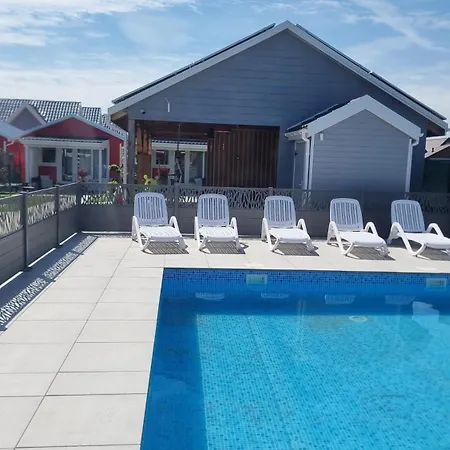 Domki Parterowe Z Basenem Morza Szum Sarbinowo