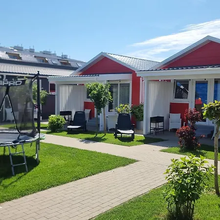 Holiday home Z Basenem Morza Szum *
