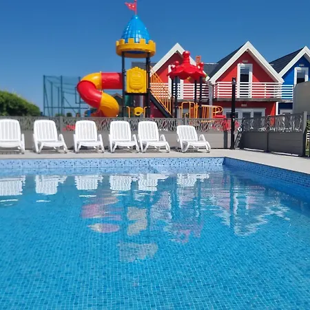 Z Basenem Morza Szum Сasa de vacaciones Sarbinowo