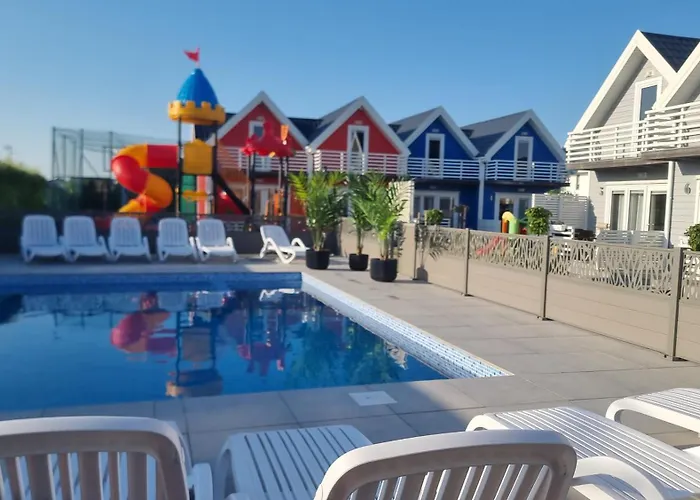 Parterowe Z Basenem Morza Szum * Sarbinowo