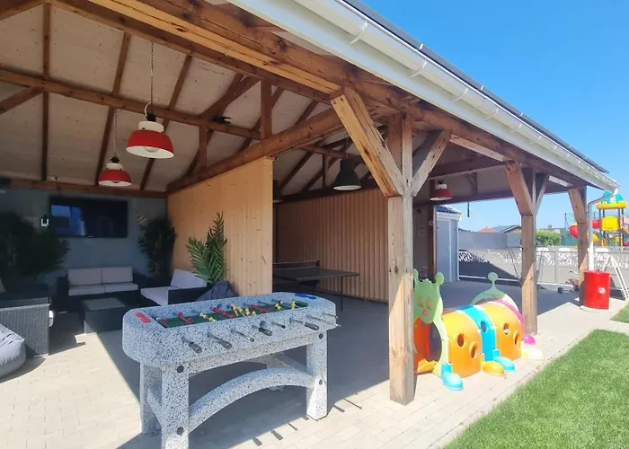 Parterowe Z Basenem Morza Szum *